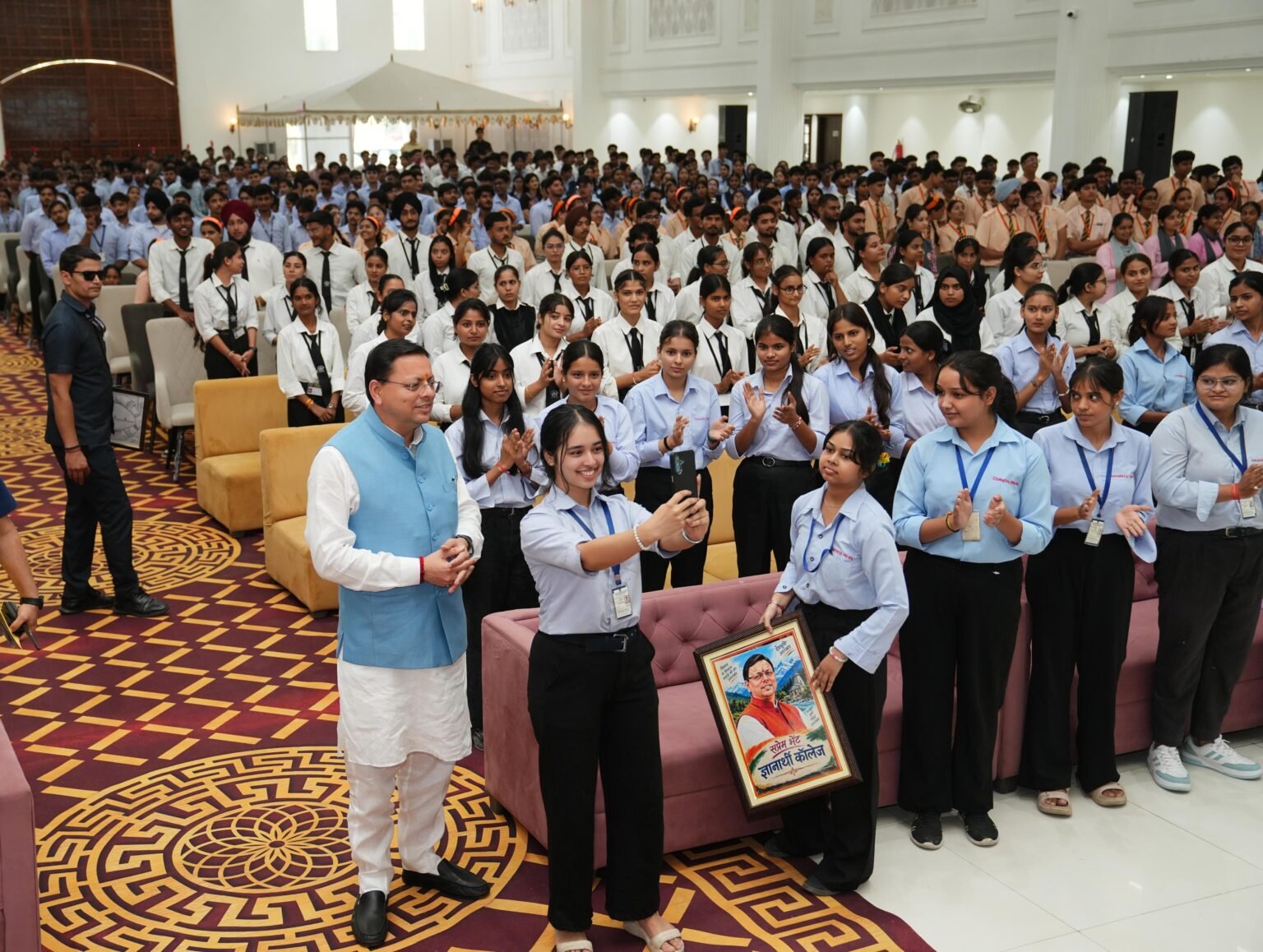 युवाओं को राज्य में ही मिलेंगे रोजगार और शिक्षा के अवसर,पलायन रोकने पर सरकार का जोर।