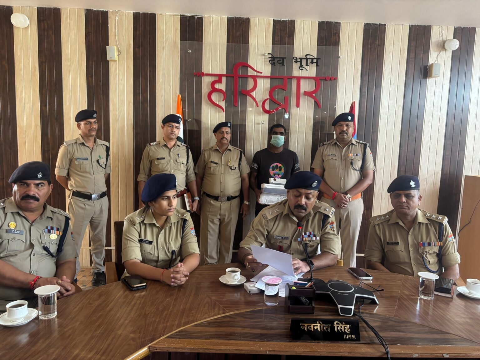 लॉरेंस बिश्नोई के नाम से जेल अधीक्षक को धमकी देने वाला आरोपी गिरफ्तार, तमंचा और कारतूस लेकर हरिद्वार पहुंचा था आरोपी, पुलिस ने सूर्यनगर के पास दबोचा।