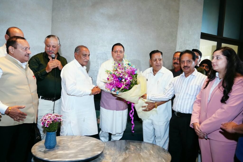 मुख्यमंत्री धामी ने देहरादून में सर्राफ मंडल की भव्य एग्जीबिशन का किया अवलोकन,पारंपरिक आभूषणों को ‘लोकल टू ग्लोबल’ पहचान दिलाने पर दिया जोर।