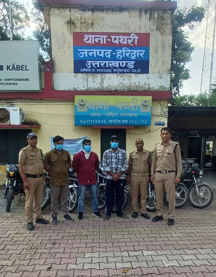 हुड़दंग मचा रहे बाइकर्स पर चला हरिद्वार पुलिस का डंडा, 02 मोटरसाइकिल सीज, 06 मोटरसाइकिल को लावारिस में किया गया दाखिल।