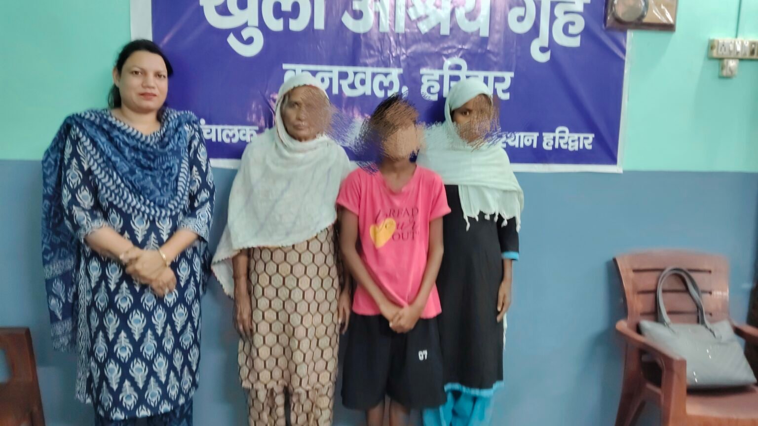 AHTU टीम ने हर की पैड़ी क्षेत्र से एक बालक का किया रेस्क्यू, परिजनों के सुपुर्द किया।