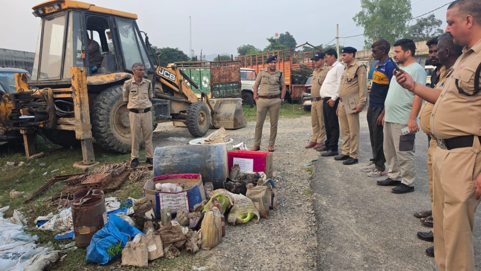 मालखानों का बोझ कम करने को पुलिस का अभियान, हरिद्वार नगर में 282 और श्यामपुर में 123 माल मुकदमाती का हुआ विनिष्टीकरण।