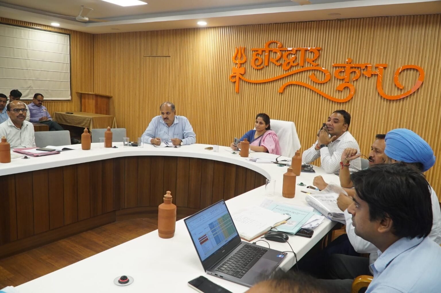 मेलाधिकारी सोनिका ने कार्यदायी संस्थाओं को दिए कड़े निर्देश, 24 घंटे नियंत्रण कक्ष से होगी कार्यों की निगरानी।