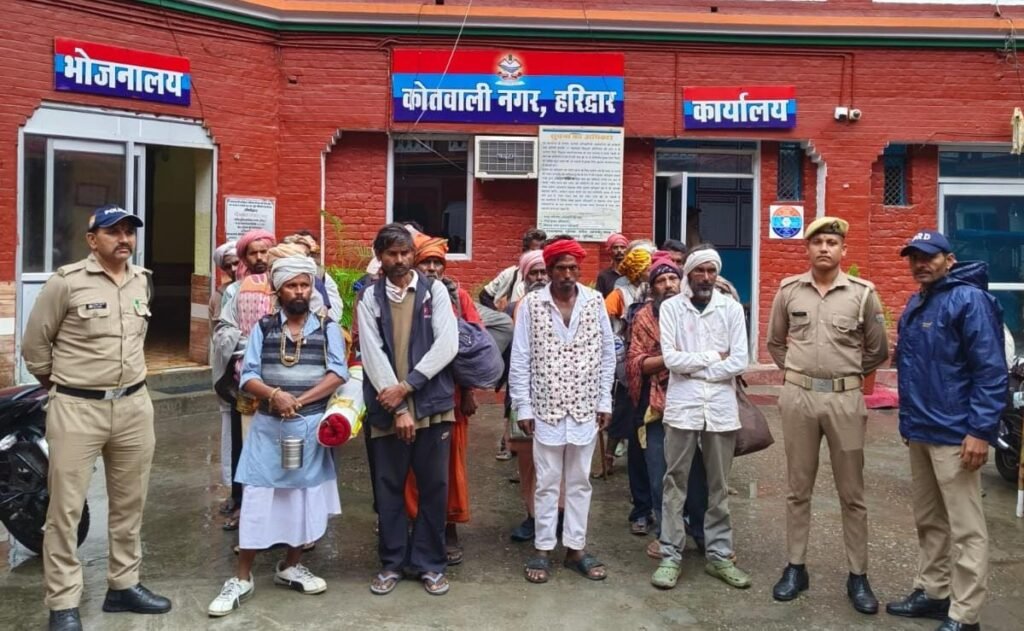 कोतवाली प्रभारी निरीक्षक कुन्दन सिंह राणा के नेतृत्व में पुलिस की कार्रवाई,हरकी पैड़ी क्षेत्र में श्रद्धालुओं को परेशान करने वाले 31 भिक्षुक गिरफ्तार।