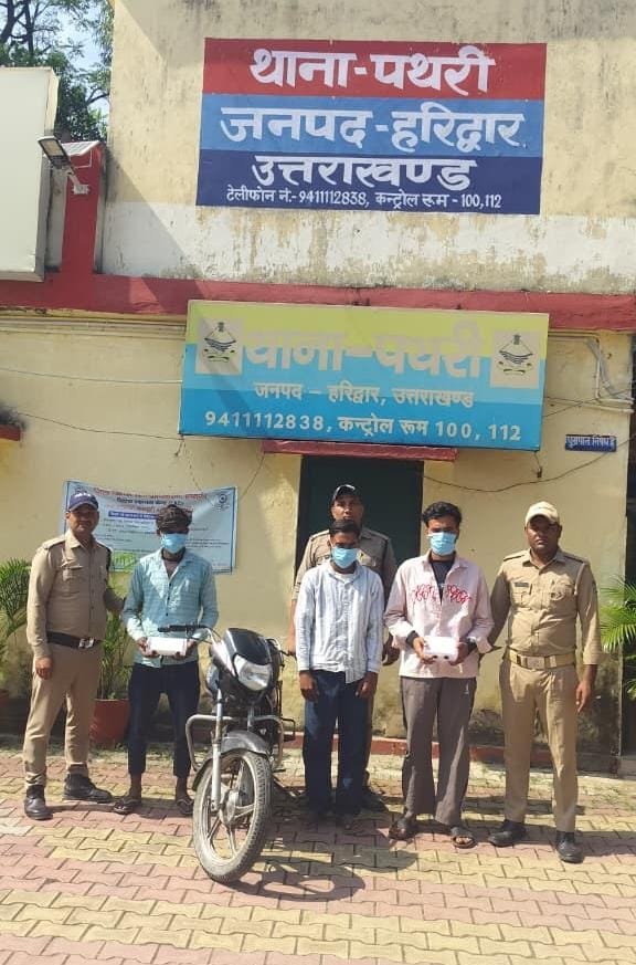 पथरी पुलिस की बड़ी कामयाबी: लूट की वारदात का 5 घंटे में खुलासा, तीन आरोपी गिरफ्तार।