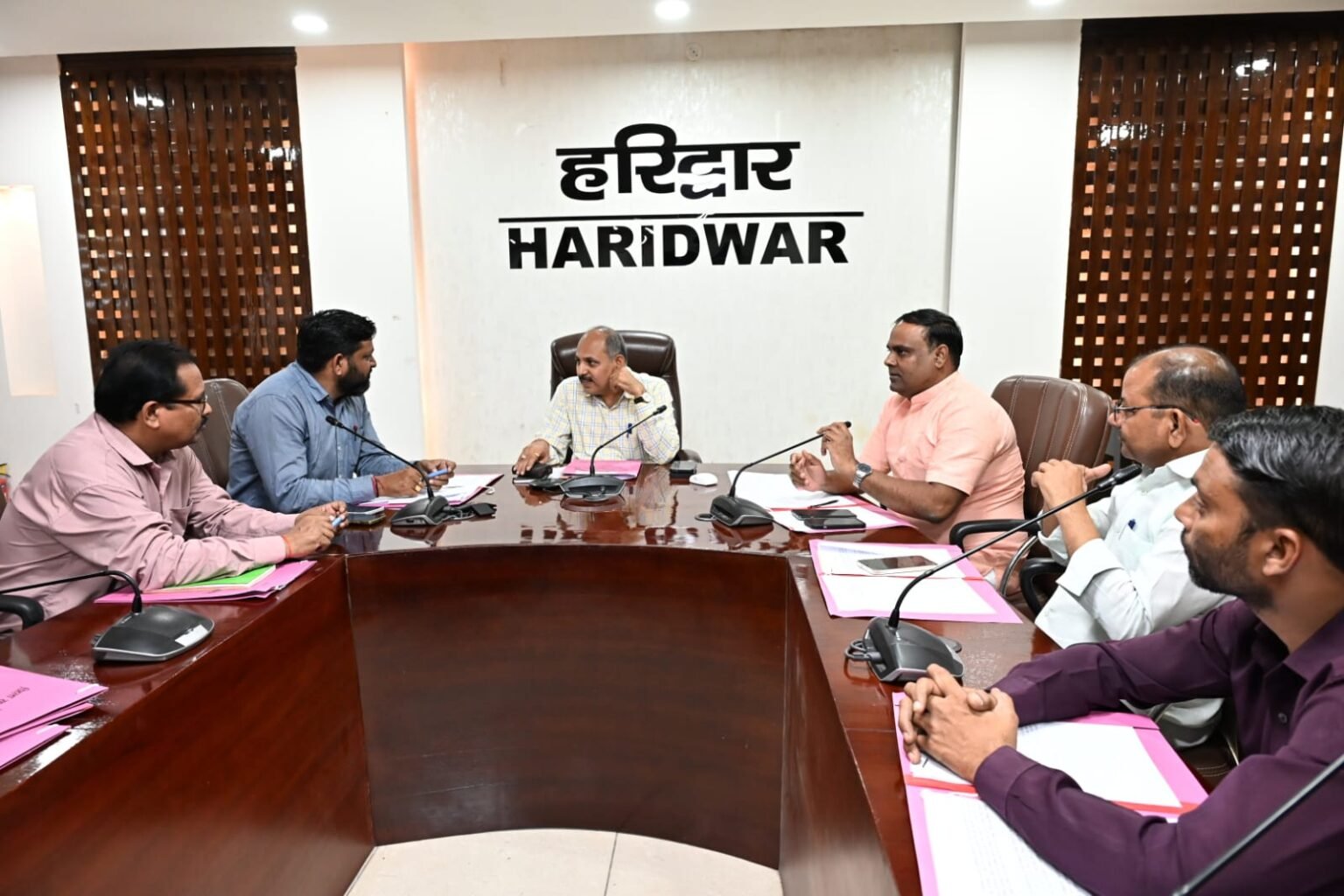 प्रभारी जिलाधिकारी/मुख्य विकास अधिकारी डॉ. ललित नारायण मिश्र की अध्यक्षता में अनुसूचित जाति एवं अनुसूचित जनजाति अत्याचार निवारण अधिनियम के अंतर्गत जिला स्तरीय सतर्कता एवं मॉनिटरिंग समिति की बैठक आयोजित।