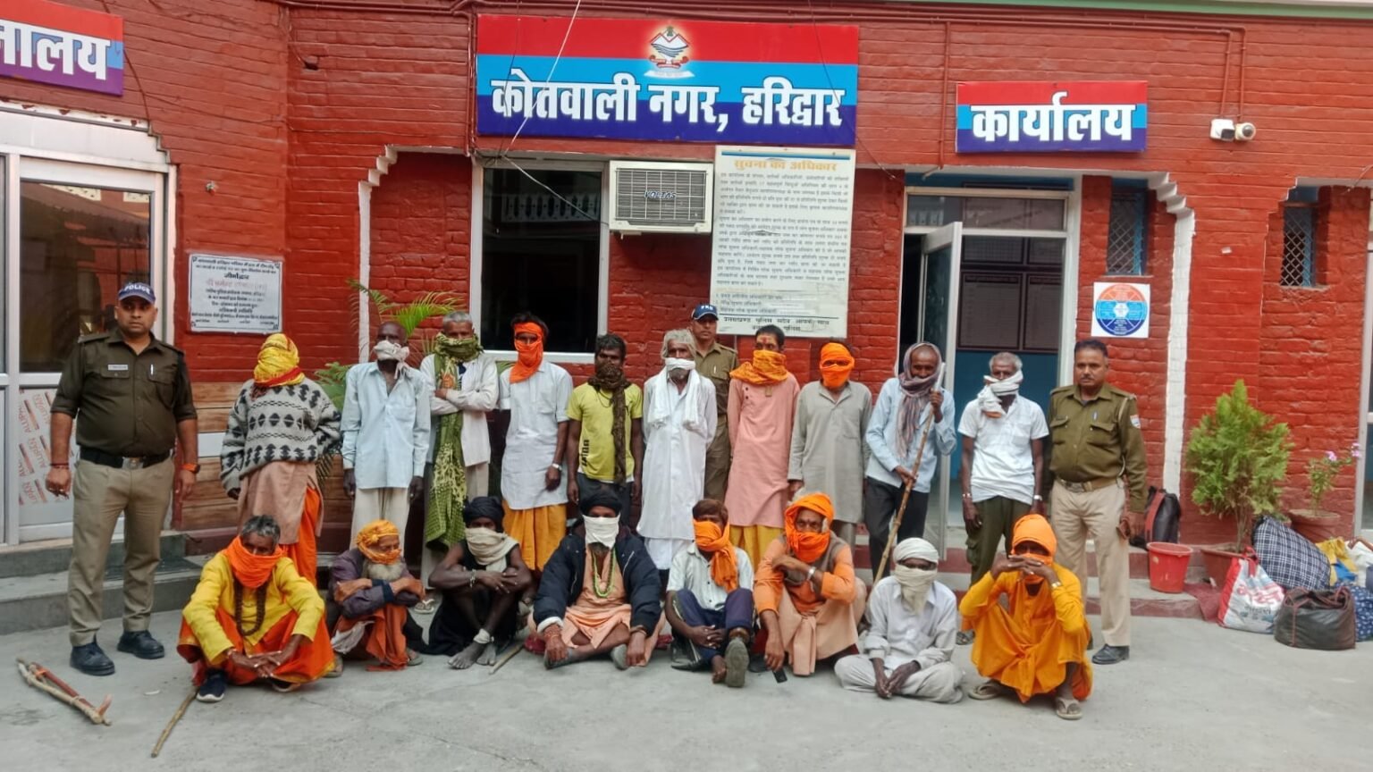 ऑपरेशन प्रहार के तहत पुलिस की ताबड़तोड़ कार्यवाही, 17 कालनेमि ढोंगी बाबा गिरफ्तार।