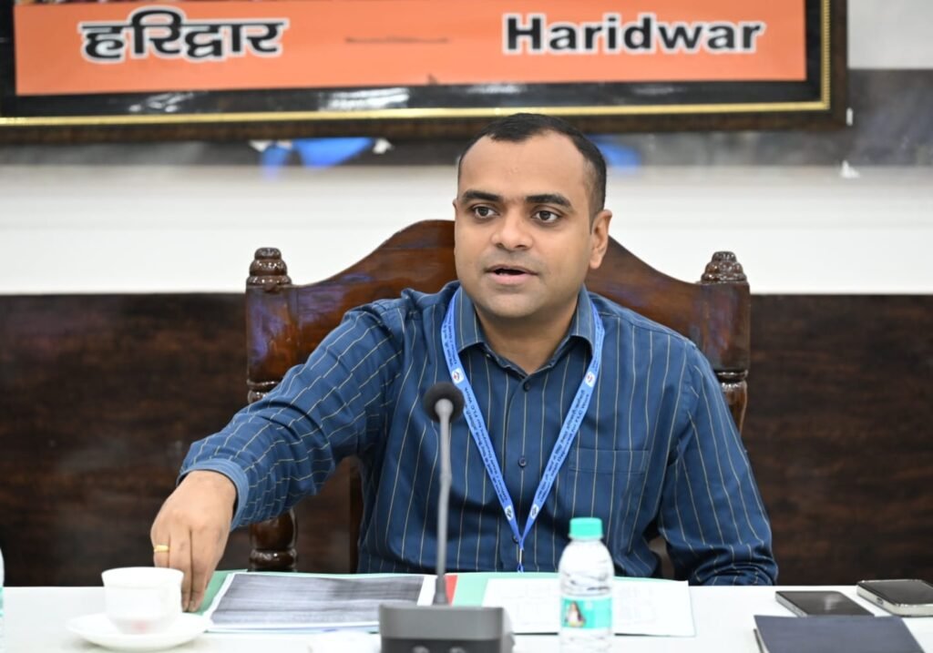 विधानसभा सामान्य निर्वाचन-2027 की तैयारियों को लेकर जिलाधिकारी मयूर दीक्षित ने निर्वाचन व्यवस्थाओं के लिए नोडल एवं सहायक नोडल अधिकारी किए नियुक्त।